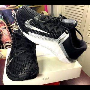 Nike Women's Metcon 6 Black Metallic Silver (AT3160-010) Size 8 Great Condition